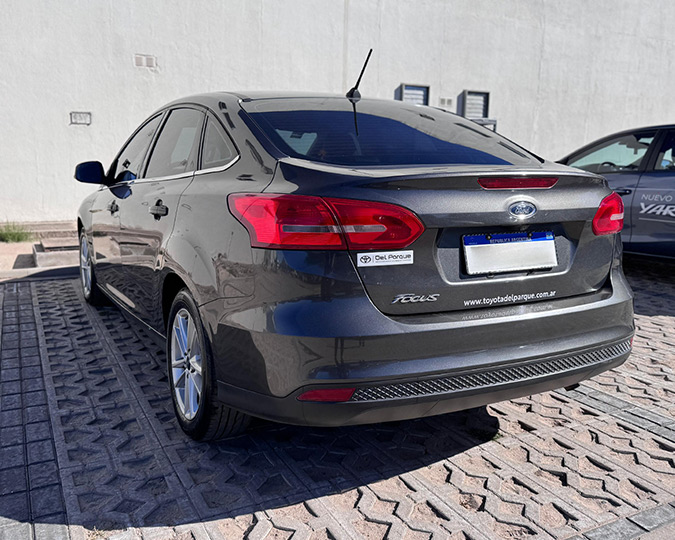 FORD FOCUS 4P 2.0L N MT SE