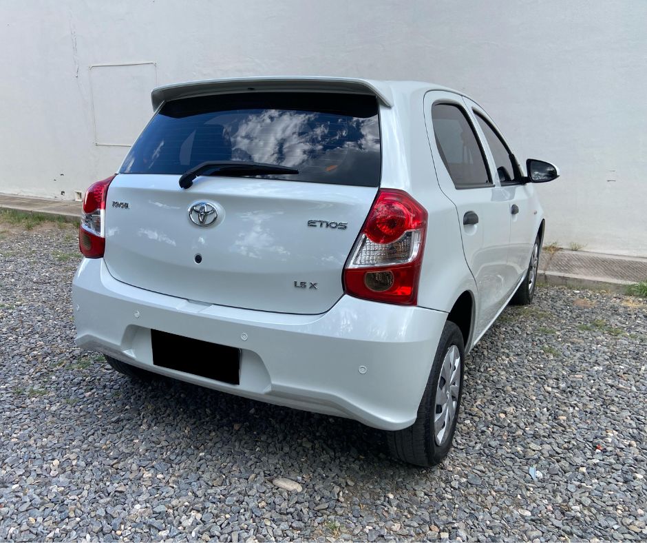 TOYOTA ETIOS  X 1.5 MT 5P